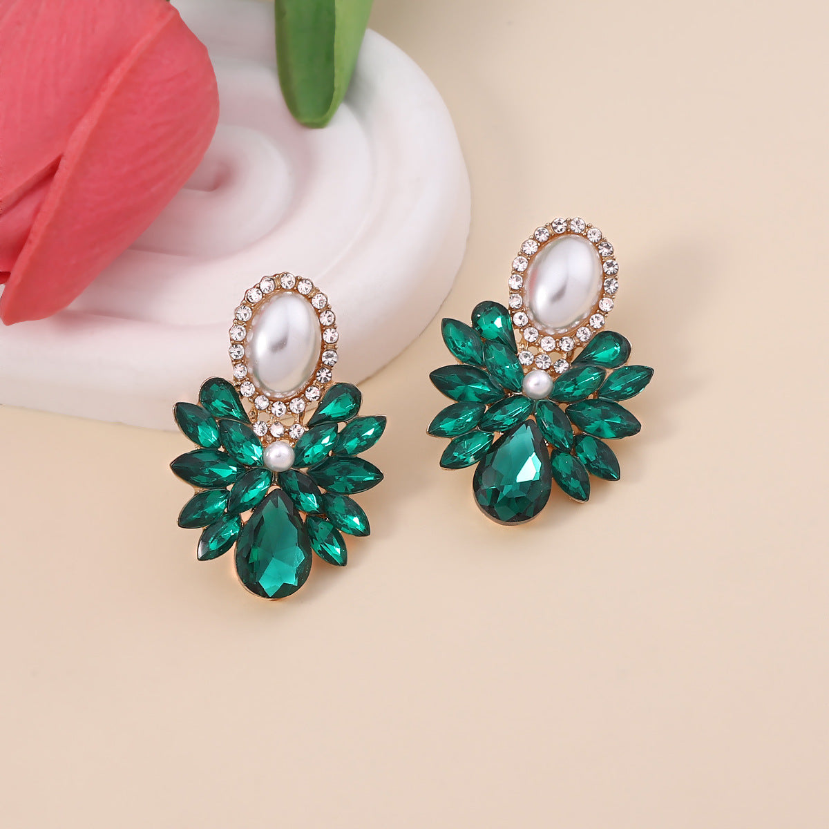 Charming Pearl Earring for Any Occasion