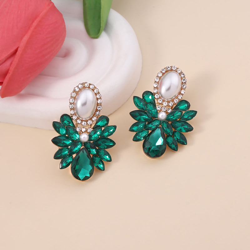 Charming Pearl Earring for Any Occasion