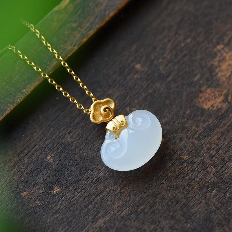 Beautiful Gold Set with Unique Style