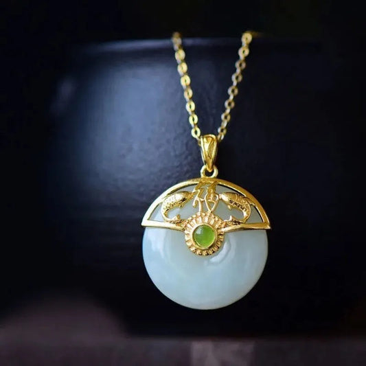 Charming Silver Pendant for Any Occasion
