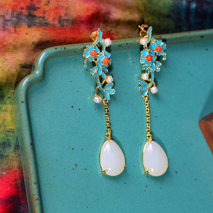 Romantic Silver Earring for Special Moments