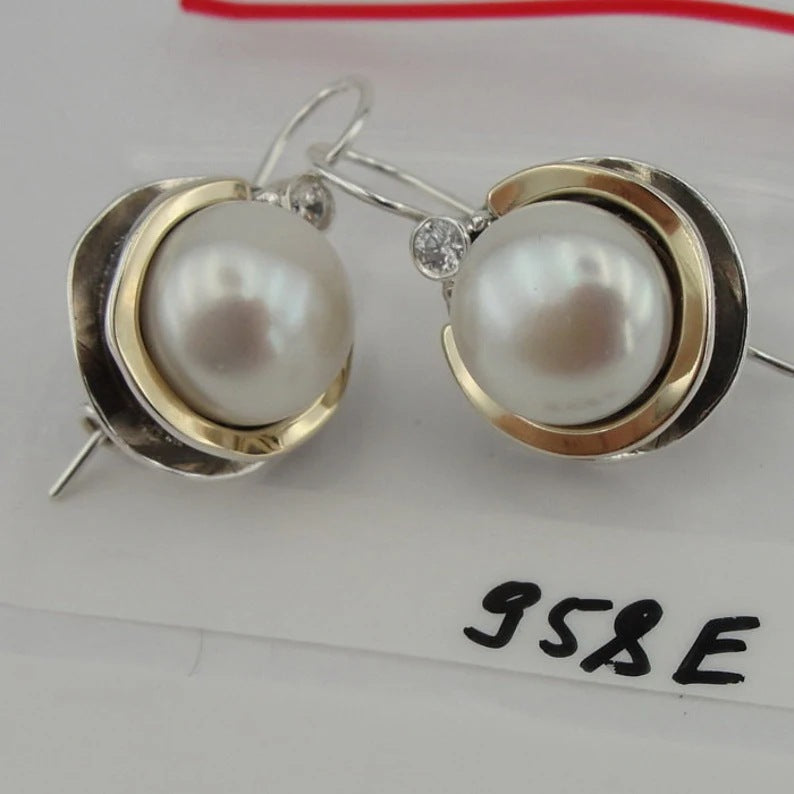 Charming Pearl Earring for Any Occasion