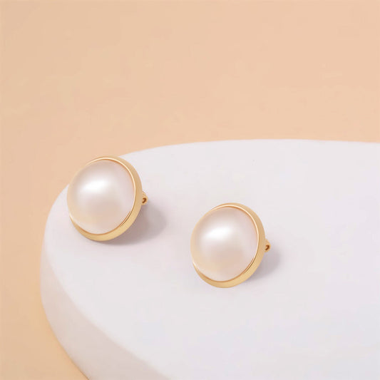 Elegant Gold Earring for Every Occasion