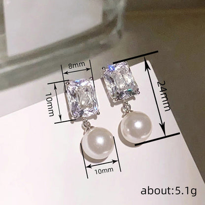 Beautiful Pearl Earring with Unique Style
