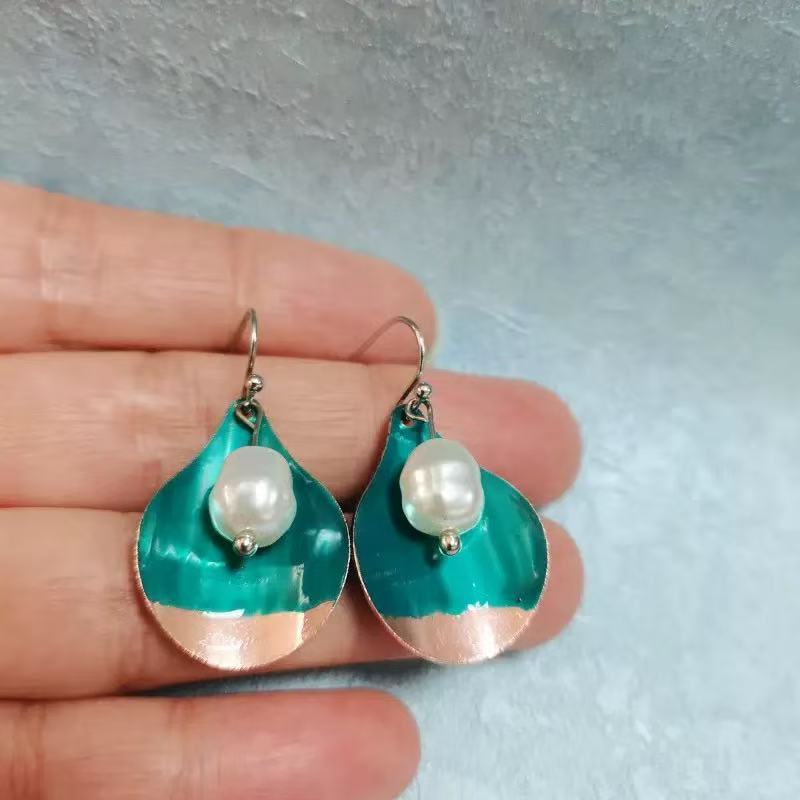 Beautiful Pearl Earring with Unique Style