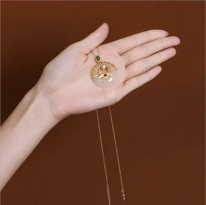 Charming Silver Necklace for Any Occasion