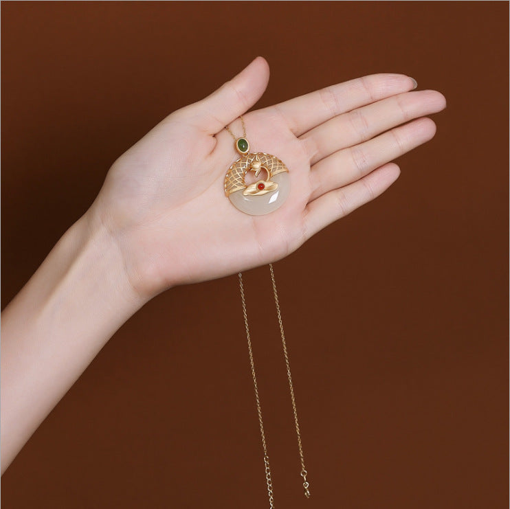 Charming Silver Necklace for Any Occasion