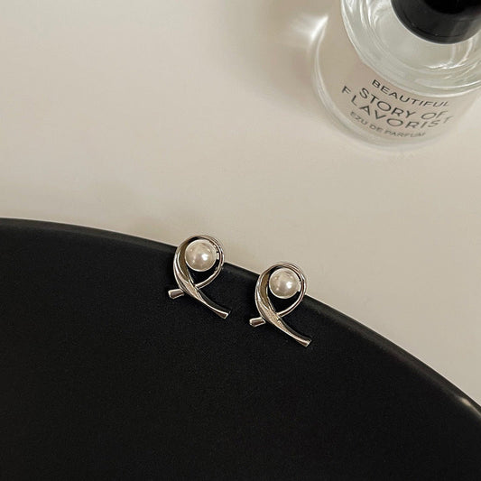 Classic Pearl Earring with Timeless Appeal
