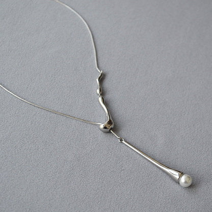 Classic Pearl Necklace with Timeless Appeal