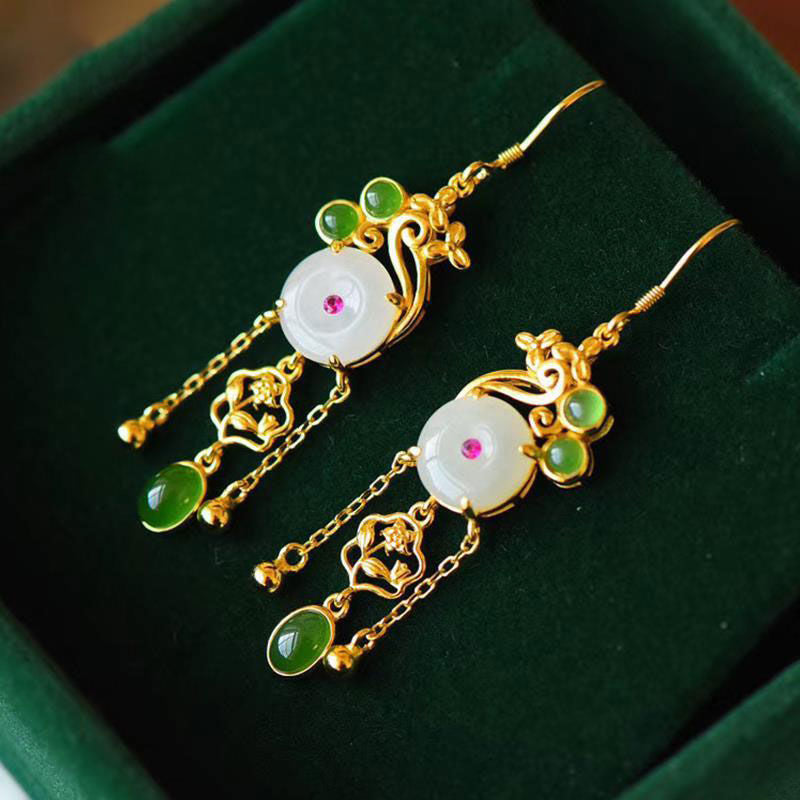 Elegant Silver Earring for Every Occasion