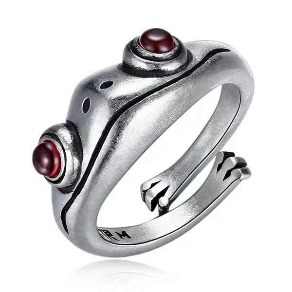 Classic Gold Ring with Timeless Appeal