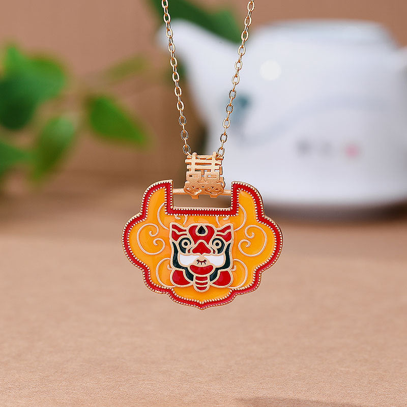 Beautiful Gold Necklace with Unique Style