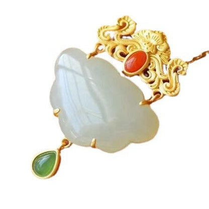 Classic Silver Pendant with Timeless Appeal