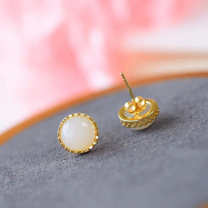 Classic Gold Earring with Timeless Appeal