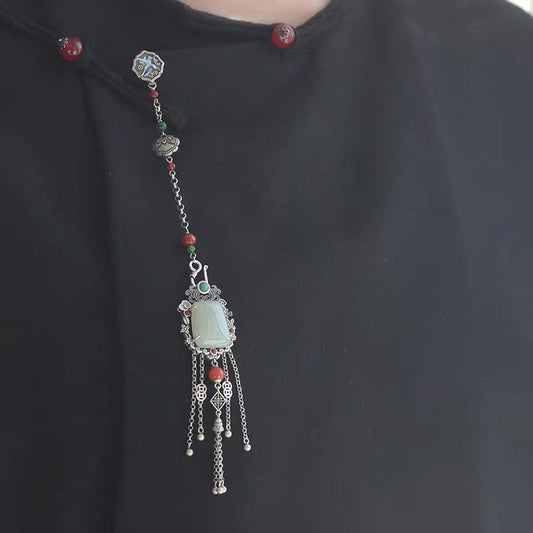 Classic Silver Necklace with Timeless Appeal