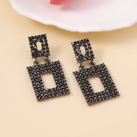 Classic Earring with Timeless Appeal