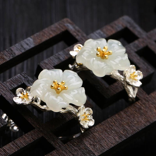 Romantic Silver Earring for Special Moments