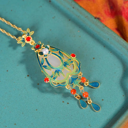 Beautiful Silver Pendant with Unique Style