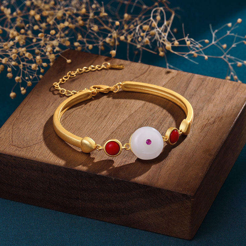 Beautiful Gold Bracelet with Unique Style