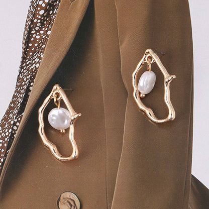 Beautiful Pearl Earring with Unique Style