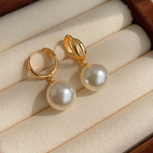 Beautiful Pearl Earring with Unique Style