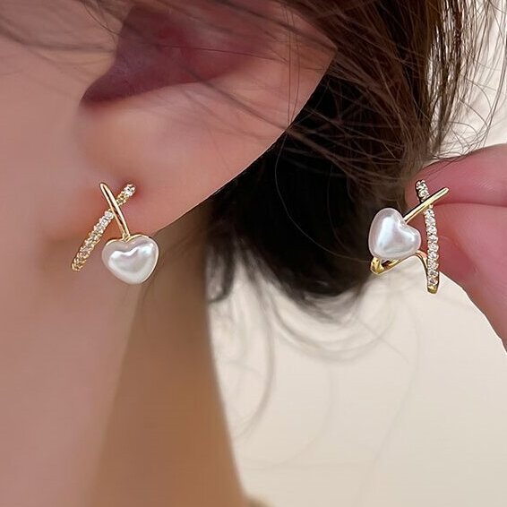Romantic Pearl Earring for Special Moments