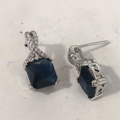 Charming Earring for Any Occasion