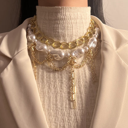 Beautiful Pearl Necklace with Unique Style