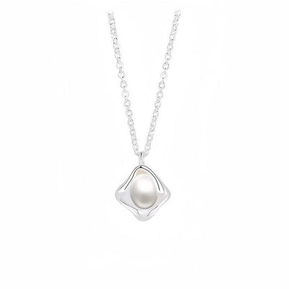 Charming Pearl Necklace for Any Occasion