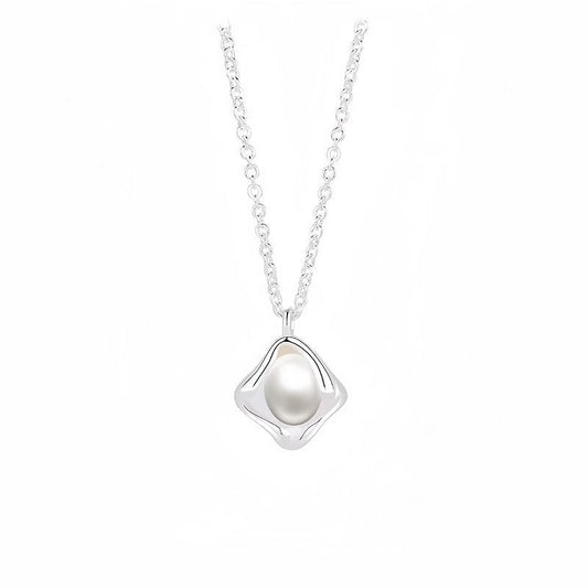 Charming Pearl Necklace for Any Occasion
