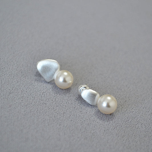 Romantic Silver Earring for Special Moments