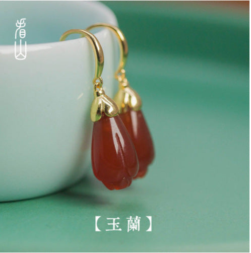 Charming Gold Piece for Any Occasion