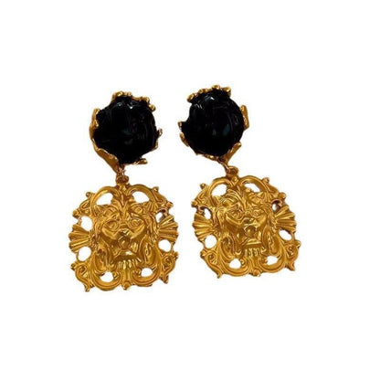 Beautiful Gold Earring with Unique Style