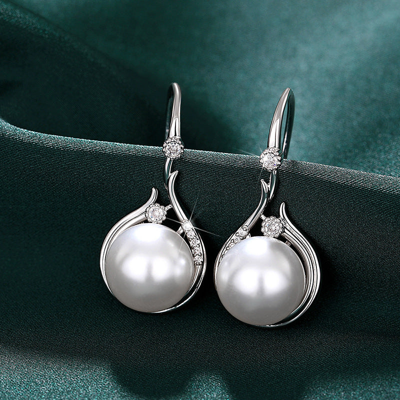Charming Pearl Earring for Any Occasion
