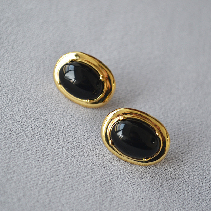 Beautiful Gold Earring with Unique Style