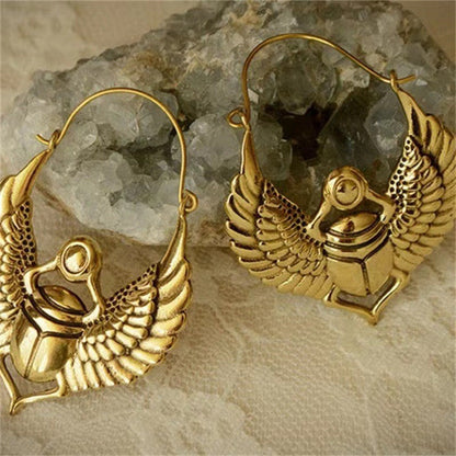 Charming Gold Earring for Any Occasion