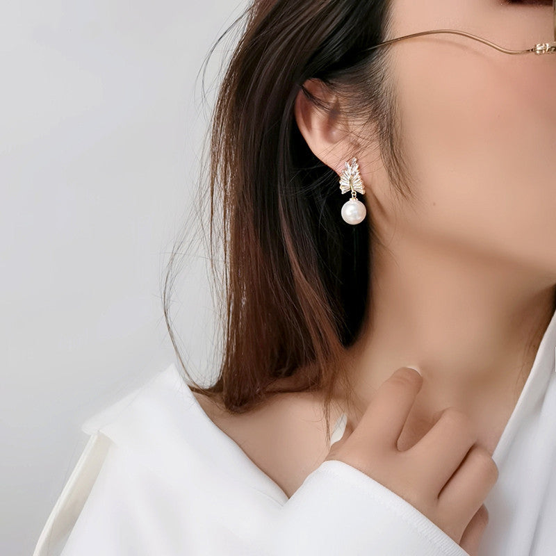 Romantic Pearl Earring for Special Moments