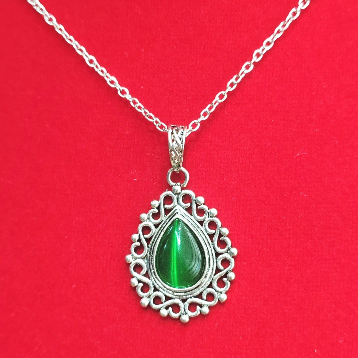 Stunning Necklace for Daily Wear