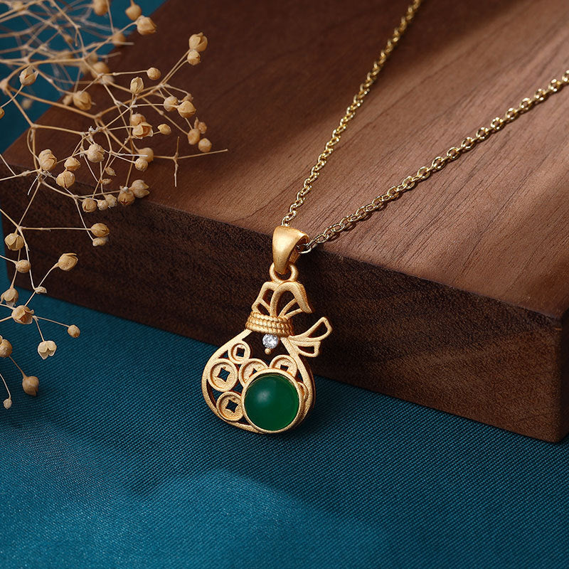 Beautiful Gold Necklace with Unique Style