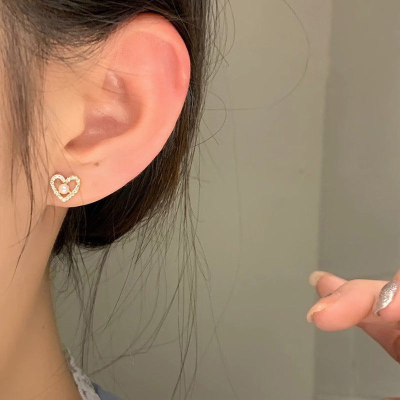 Classic Pearl Earring with Timeless Appeal
