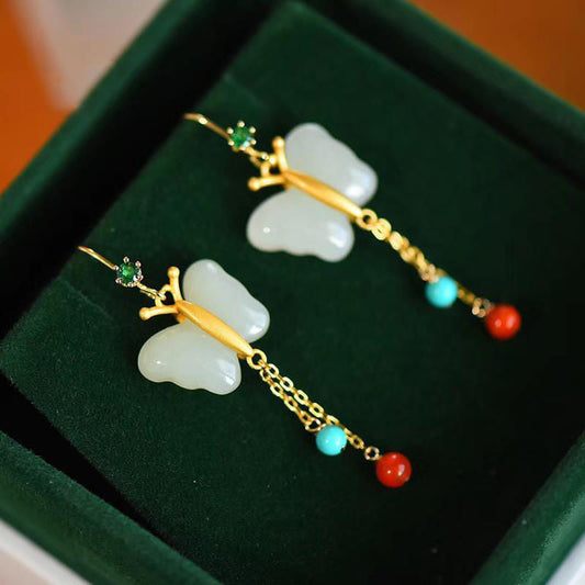 Classic Gold Earring with Timeless Appeal