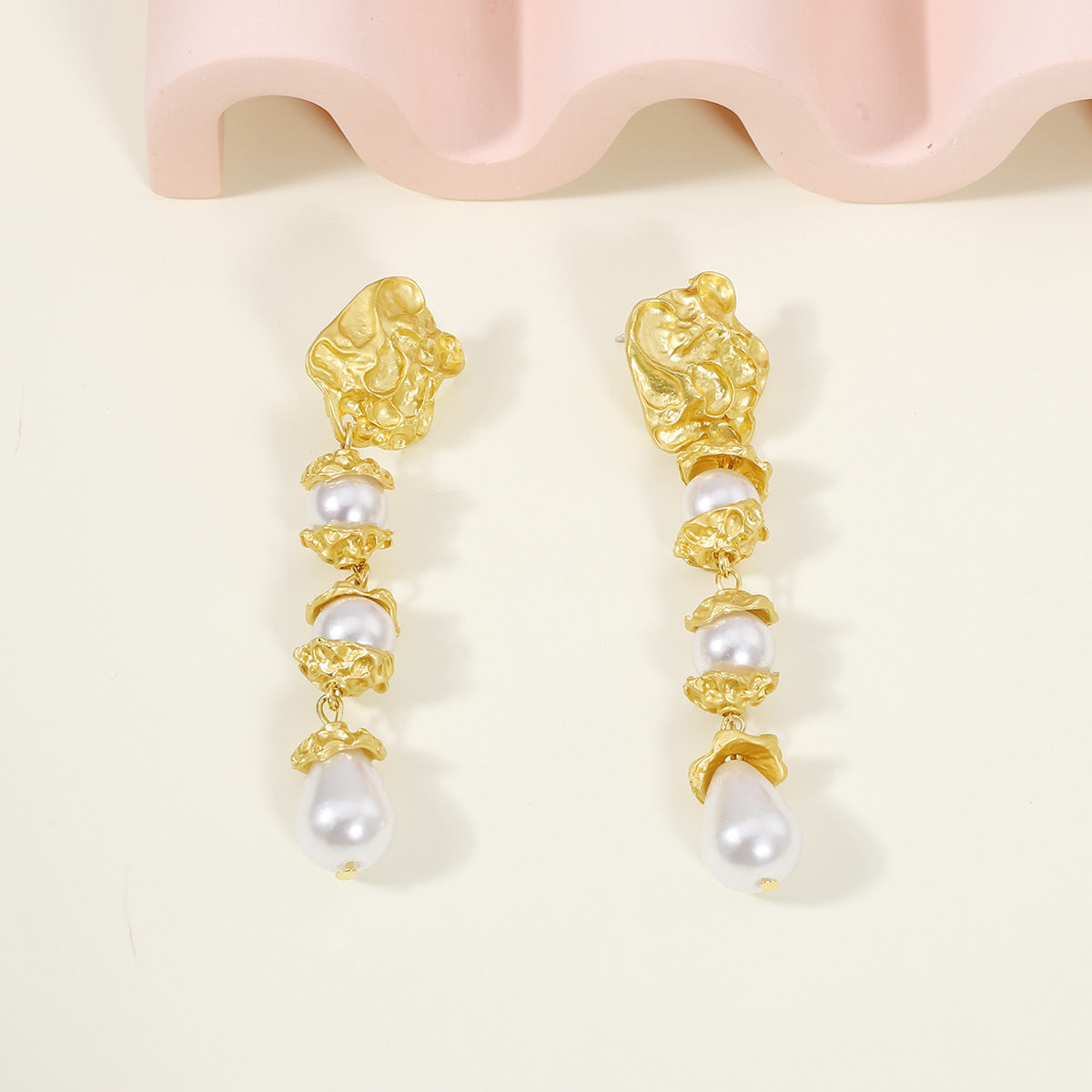 Romantic Pearl Earring for Special Moments