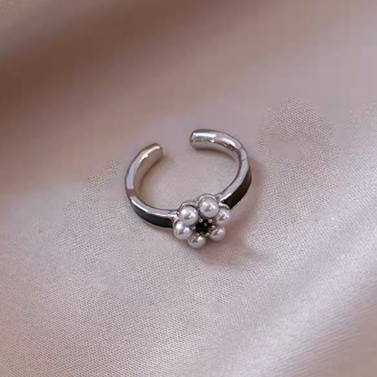 Romantic Pearl Ring for Special Moments
