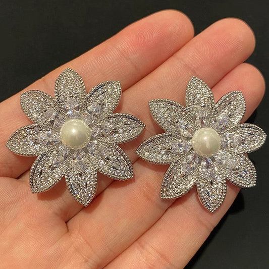 Beautiful Pearl Earring with Unique Style