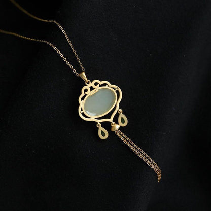 Beautiful Gold Necklace with Unique Style