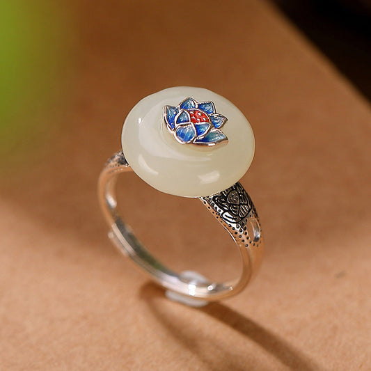 Classic Gold Ring with Timeless Appeal