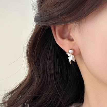Beautiful Pearl Earring with Unique Style
