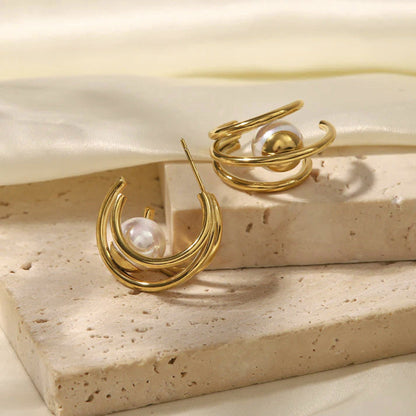 Charming Pearl Earring for Any Occasion