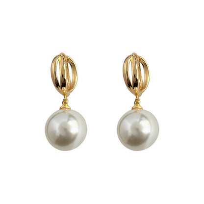 Beautiful Pearl Earring with Unique Style
