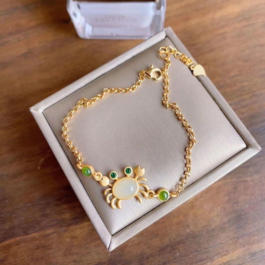 Classic Gold Bracelet with Timeless Appeal